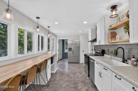 Tiny photo for 1518 Eastgate Road, Toledo, OH 43614 (MLS # 10010401)