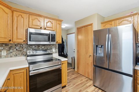 Tiny photo for 331 Chippewa Drive, Ottawa, OH 45875 (MLS # 10001635)