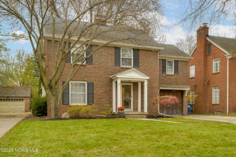 Photo of 2331 Barrington Drive, Toledo, OH 43606 (MLS # 10001519)