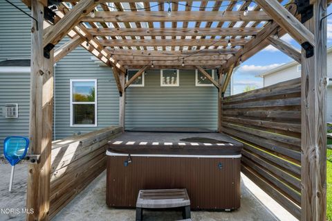 Tiny photo for 714 Delaware Drive, Perrysburg, OH 43551 (MLS # 10007924)