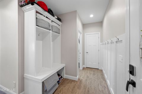 Tiny photo for 714 Delaware Drive, Perrysburg, OH 43551 (MLS # 10007924)