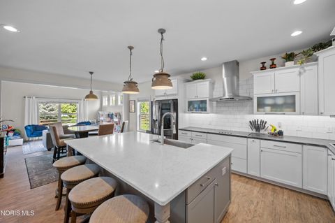 Tiny photo for 714 Delaware Drive, Perrysburg, OH 43551 (MLS # 10007924)