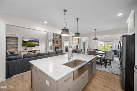Tiny photo for 714 Delaware Drive, Perrysburg, OH 43551 (MLS # 10007924)