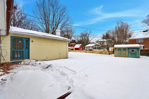 Tiny photo for 1085 Birch Drive, Perrysburg, OH 43551 (MLS # 10003715)