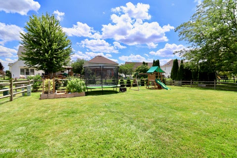 Tiny photo for 7155 E Lake Court, Perrysburg, OH 43551 (MLS # 10009650)