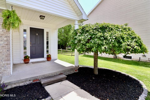 Tiny photo for 7155 E Lake Court, Perrysburg, OH 43551 (MLS # 10009650)