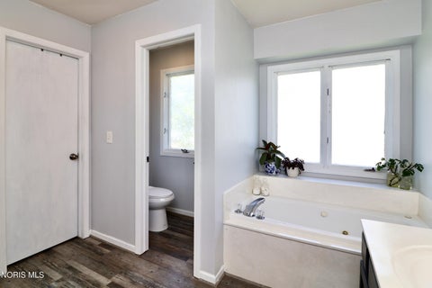 Tiny photo for 7155 E Lake Court, Perrysburg, OH 43551 (MLS # 10009650)