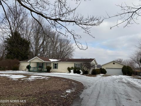 Photo of 762 State Route 109, Liberty Center, OH 43532 (MLS # 10002410)