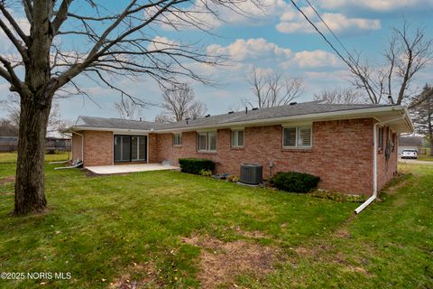 Tiny photo for 1073 Westbrook Drive, Perrysburg, OH 43551 (MLS # 10001771)