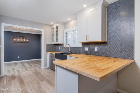 Tiny photo for 1073 Westbrook Drive, Perrysburg, OH 43551 (MLS # 10001771)