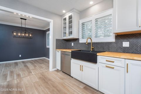 Tiny photo for 1073 Westbrook Drive, Perrysburg, OH 43551 (MLS # 10001771)