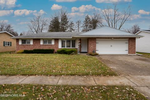 Photo of 1073 Westbrook Drive, Perrysburg, OH 43551 (MLS # 10001771)