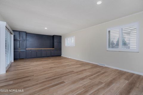 Tiny photo for 1073 Westbrook Drive, Perrysburg, OH 43551 (MLS # 10001771)