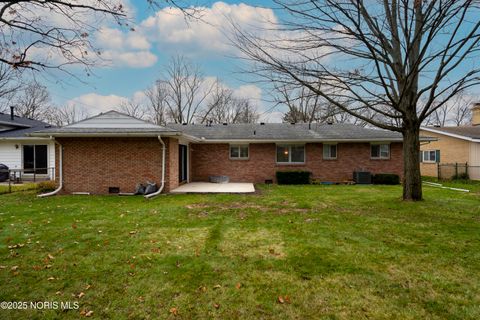 Tiny photo for 1073 Westbrook Drive, Perrysburg, OH 43551 (MLS # 10001771)