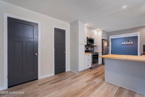 Tiny photo for 1073 Westbrook Drive, Perrysburg, OH 43551 (MLS # 10001771)