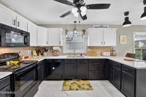 Tiny photo for 7187 E Lake Court, Perrysburg, OH 43551 (MLS # 10010161)