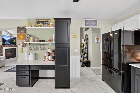 Tiny photo for 7187 E Lake Court, Perrysburg, OH 43551 (MLS # 10010161)
