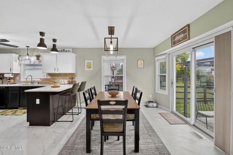 Tiny photo for 7187 E Lake Court, Perrysburg, OH 43551 (MLS # 10010161)
