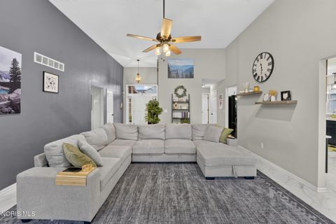 Tiny photo for 7187 E Lake Court, Perrysburg, OH 43551 (MLS # 10010161)