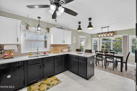 Tiny photo for 7187 E Lake Court, Perrysburg, OH 43551 (MLS # 10010161)