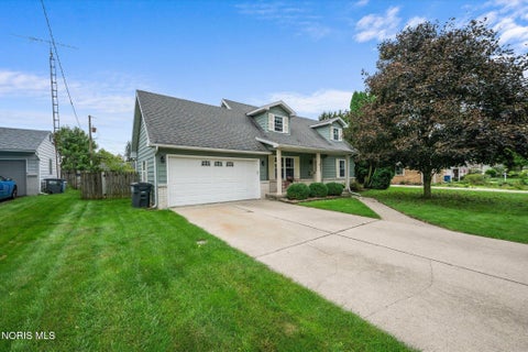 Tiny photo for 3619 Greenlawn Drive, Toledo, OH 43614 (MLS # 10013834)