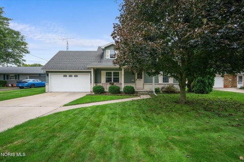 Tiny photo for 3619 Greenlawn Drive, Toledo, OH 43614 (MLS # 10013834)