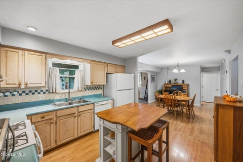 Tiny photo for 3619 Greenlawn Drive, Toledo, OH 43614 (MLS # 10013834)