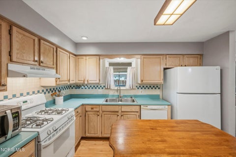 Tiny photo for 3619 Greenlawn Drive, Toledo, OH 43614 (MLS # 10013834)