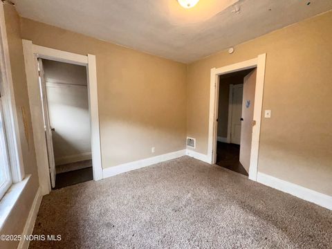 Tiny photo for 834 N Detroit Avenue, Toledo, OH 43607 (MLS # 10000307)
