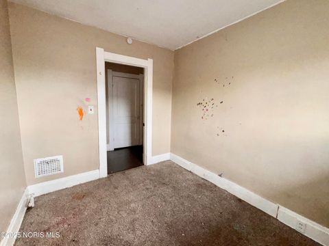 Tiny photo for 834 N Detroit Avenue, Toledo, OH 43607 (MLS # 10000307)