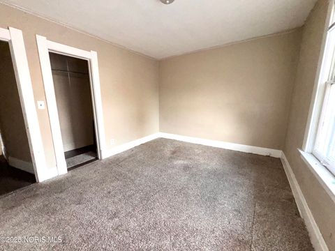 Tiny photo for 834 N Detroit Avenue, Toledo, OH 43607 (MLS # 10000307)