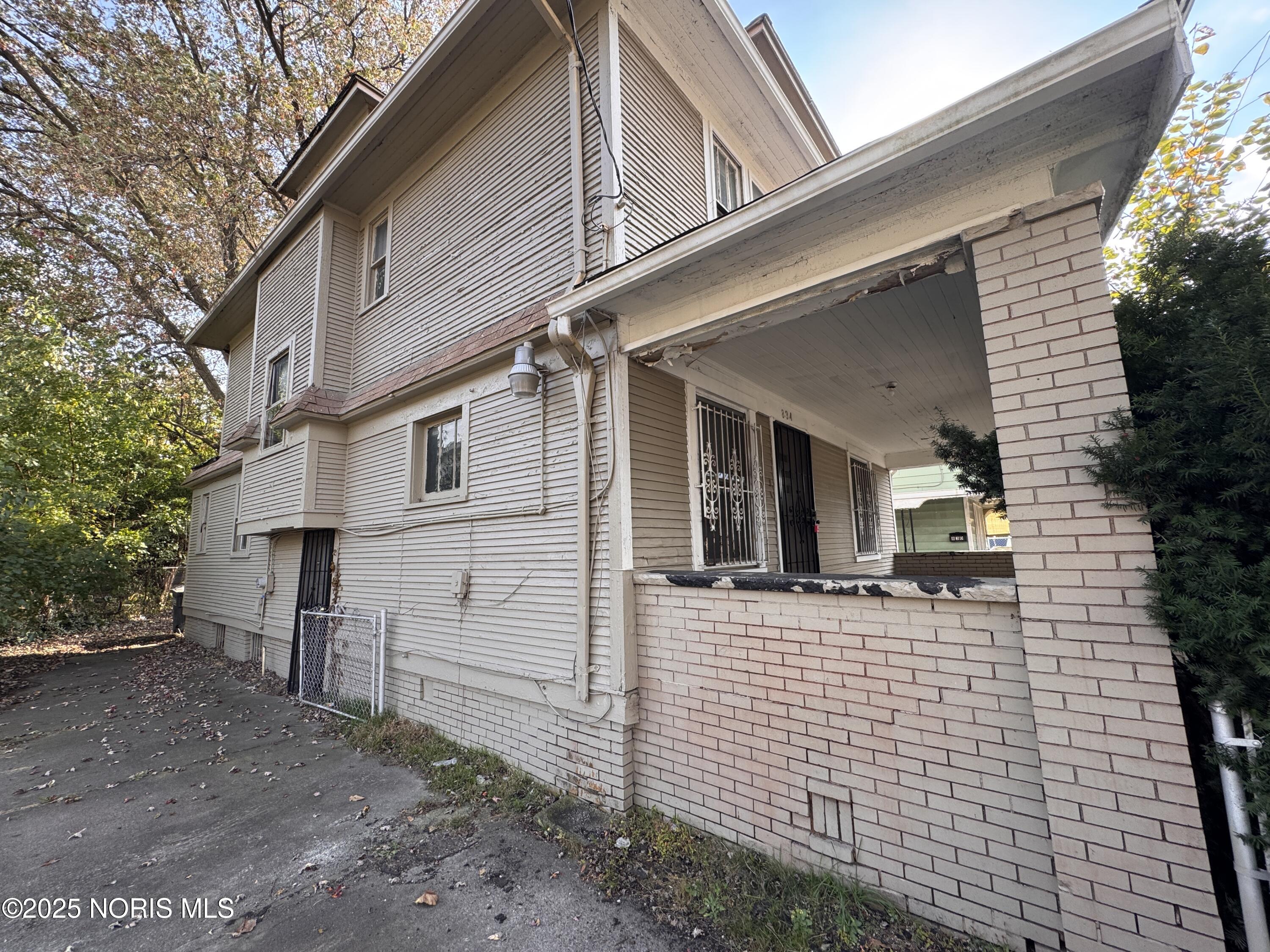 834 N Detroit Avenue