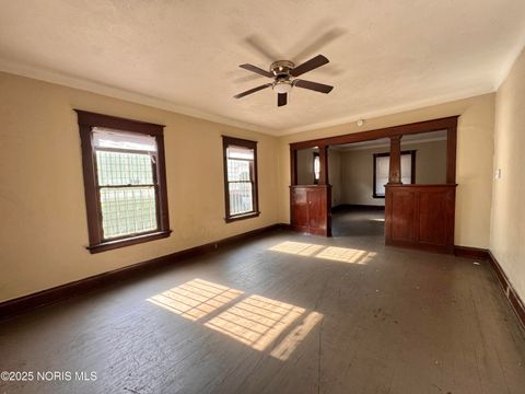 Tiny photo for 834 N Detroit Avenue, Toledo, OH 43607 (MLS # 10000307)