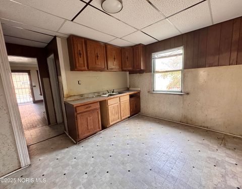 Tiny photo for 834 N Detroit Avenue, Toledo, OH 43607 (MLS # 10000307)