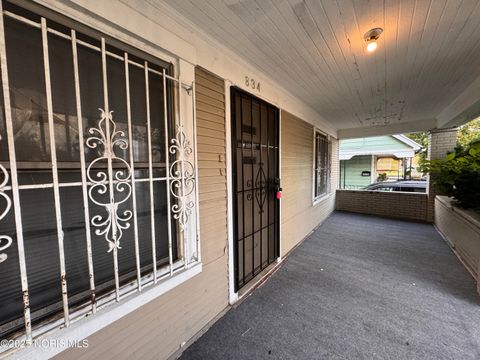 Tiny photo for 834 N Detroit Avenue, Toledo, OH 43607 (MLS # 10000307)