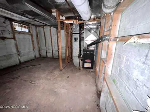 Tiny photo for 834 N Detroit Avenue, Toledo, OH 43607 (MLS # 10000307)