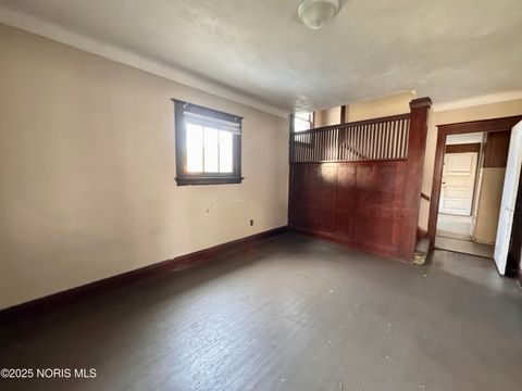 Tiny photo for 834 N Detroit Avenue, Toledo, OH 43607 (MLS # 10000307)