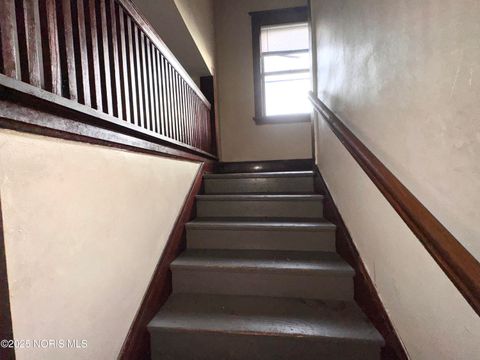 Tiny photo for 834 N Detroit Avenue, Toledo, OH 43607 (MLS # 10000307)