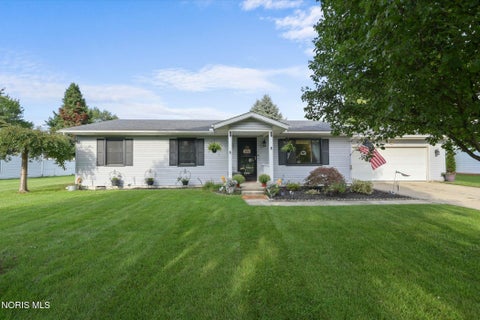 Photo of 2 Meadow Lane Dr, Delta, OH 43515 (MLS # 10013420)