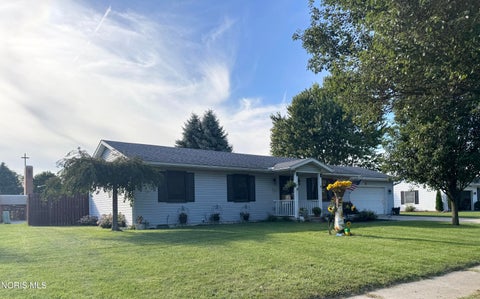 Tiny photo for 2 Meadow Lane Dr, Delta, OH 43515 (MLS # 10013420)