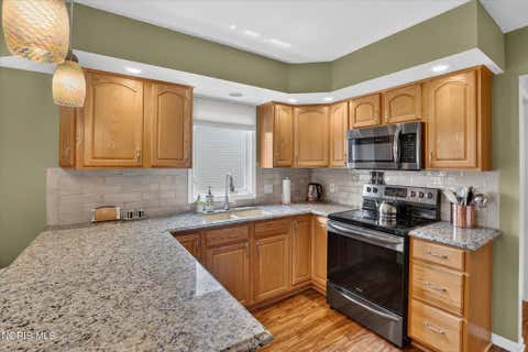 Tiny photo for 4239 E Waterbend Drive, Maumee, OH 43537 (MLS # 10011966)