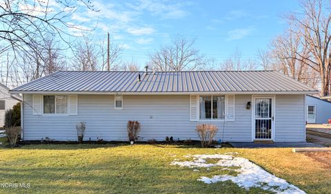 Photo of 1502 Westgate Drive, Defiance, OH 43512 (MLS # 10004180)