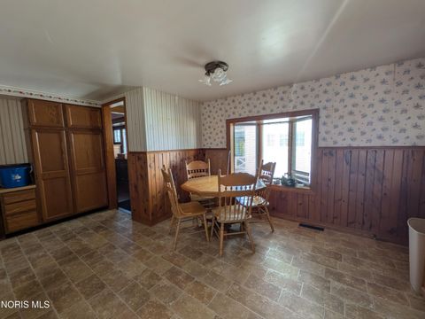 Tiny photo for 207 Jefferson Avenue, Defiance, OH 43512 (MLS # 10004931)