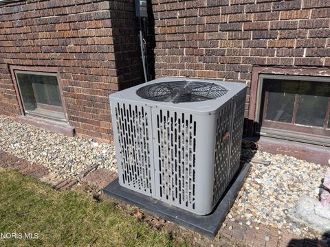 Tiny photo for 207 Jefferson Avenue, Defiance, OH 43512 (MLS # 10004931)