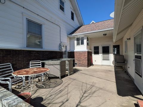 Tiny photo for 207 Jefferson Avenue, Defiance, OH 43512 (MLS # 10004931)