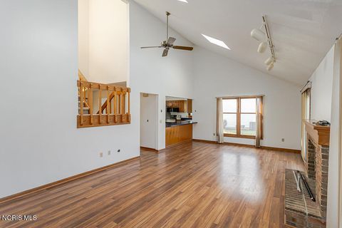 Tiny photo for 1237 Sutton Place, Perrysburg, OH 43551 (MLS # 10004186)