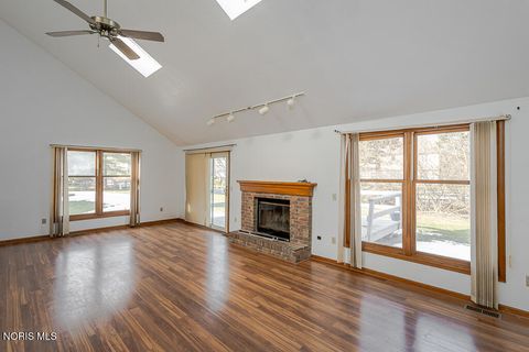 Tiny photo for 1237 Sutton Place, Perrysburg, OH 43551 (MLS # 10004186)