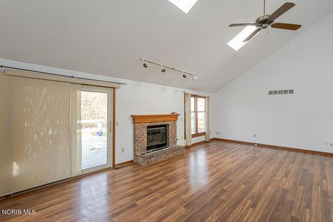 Tiny photo for 1237 Sutton Place, Perrysburg, OH 43551 (MLS # 10004186)