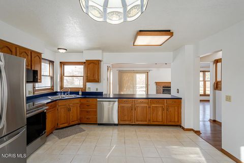 Tiny photo for 1237 Sutton Place, Perrysburg, OH 43551 (MLS # 10004186)