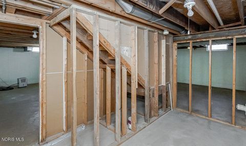 Tiny photo for 1237 Sutton Place, Perrysburg, OH 43551 (MLS # 10004186)